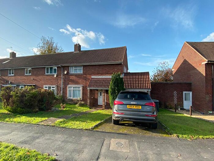 4 Bedroom Semi-Detached House To Rent In Winnall Manor Road, Winchester, SO23