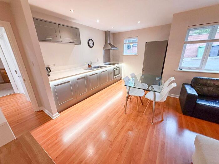1 Bedroom Apartment For Sale In Anstey House, Hanover Square, Leeds, West Yorkshire, LS3