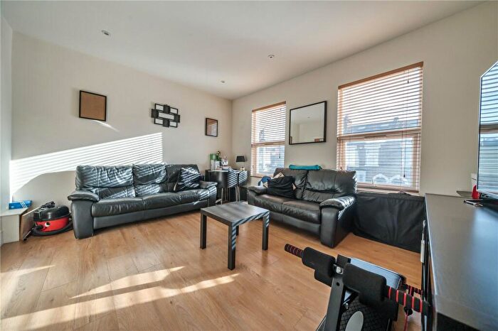 2 Bedroom End Of Terrace House To Rent In Antill Road, Tottenham, London, N15