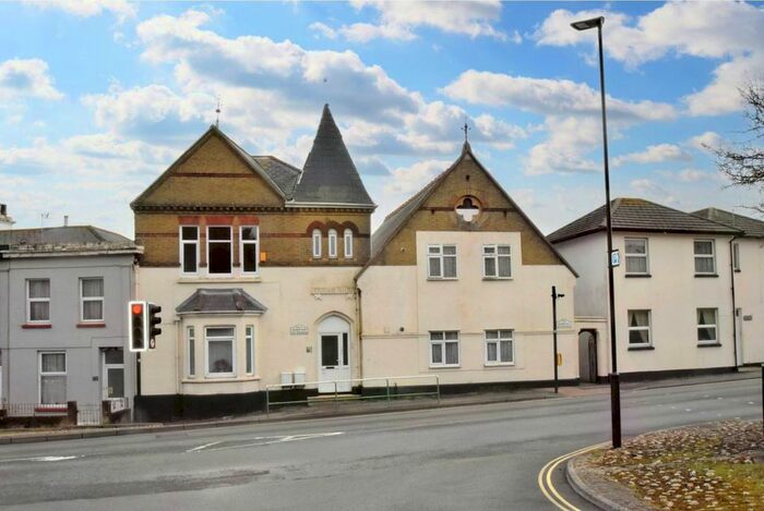 2 Bedroom Flat To Rent In Broadway, Sandown, PO36