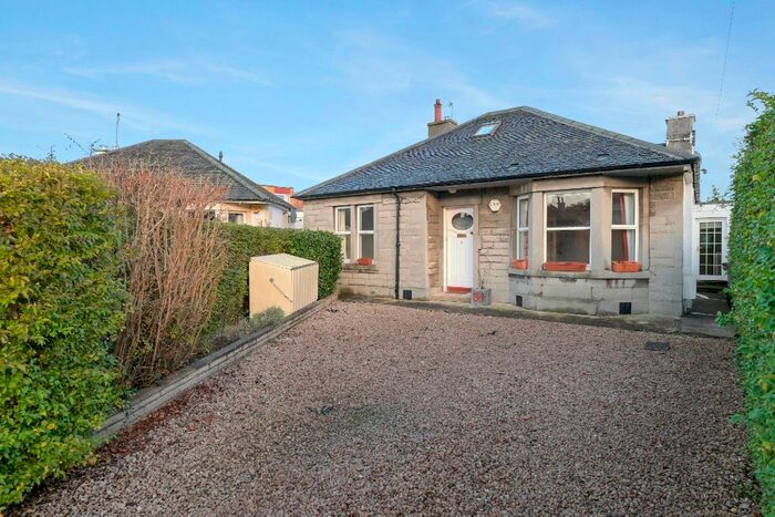 4 Bedroom Bungalow To Rent In March Grove, Blackhall, Edinburgh, EH4