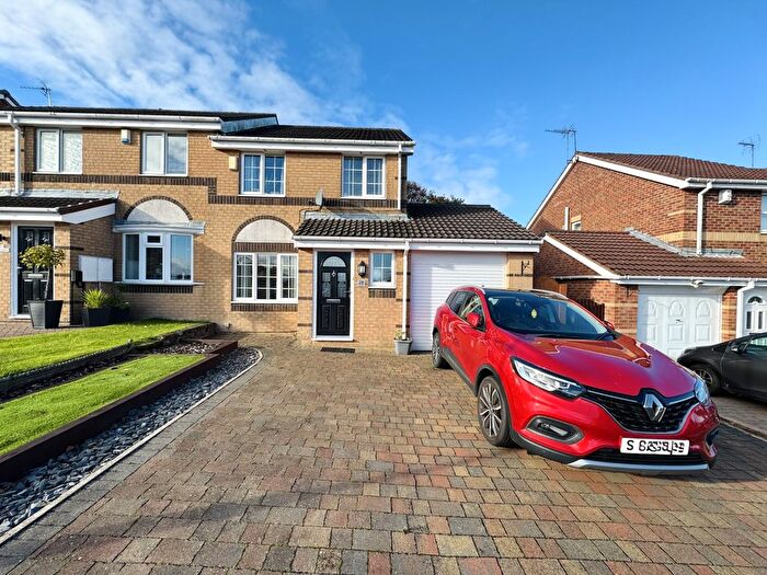 3 Bedroom Semi Detached House For Sale In Lakemore, Peterlee, County Durham, SR8