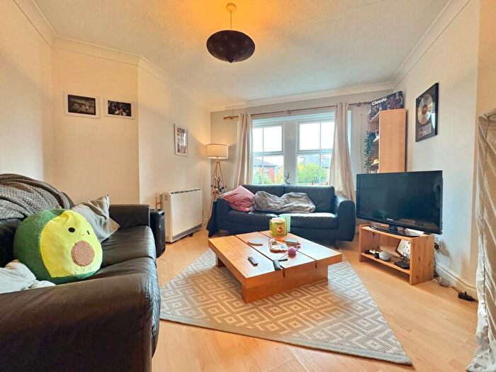 2 Bedroom Flat To Rent In The Cricketers, Kirkstall, Leeds, LS5