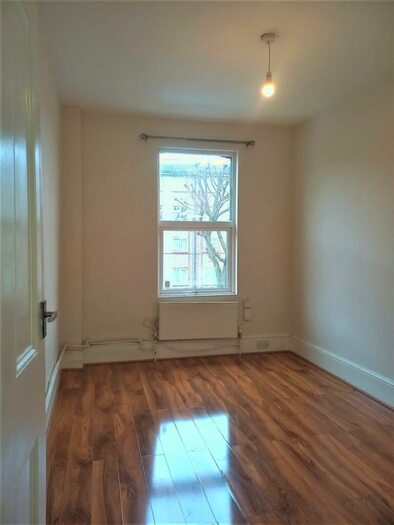 2 Bedroom Maisonette To Rent In High Street, EN3