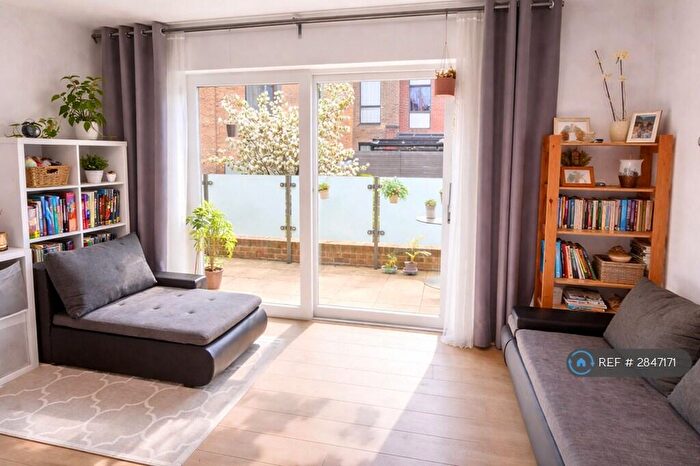 3 Bedroom Flat To Rent In Lismore Boulevard, London, NW9