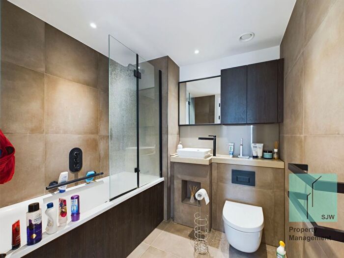 1 Bedroom Flat To Rent In Exchange Gardens, London, SW8