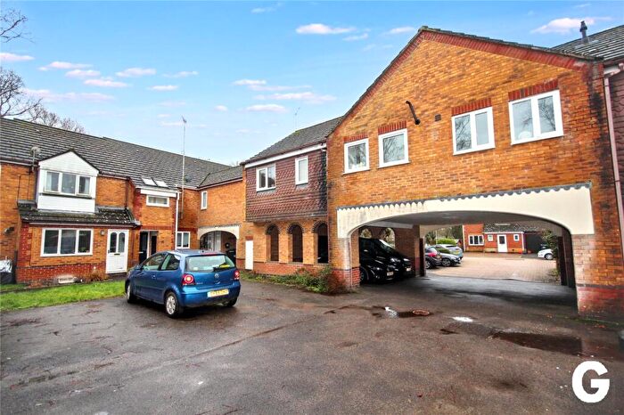 3 Bedroom Terraced House For Sale In Lin Brook Drive, Ringwood, Hampshire, BH24