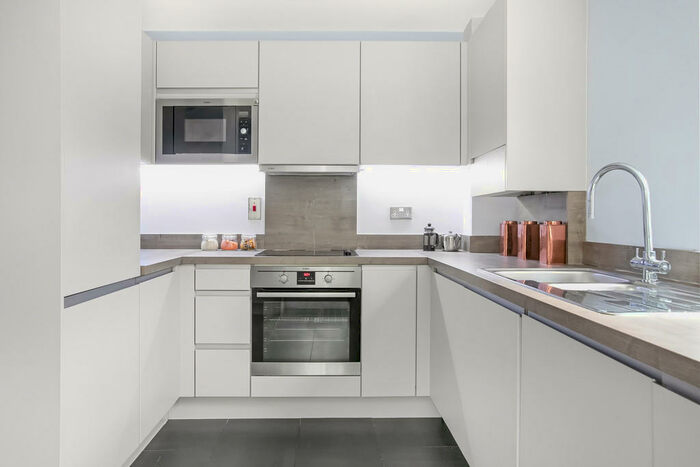 4 Bedroom Semi-Detached House To Rent In Gayfere Place, South Norwood, SE25