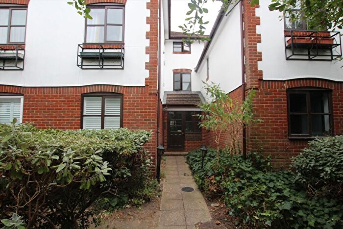 1 Bedroom Flat To Rent In Lenelby Road, Surbiton, KT6