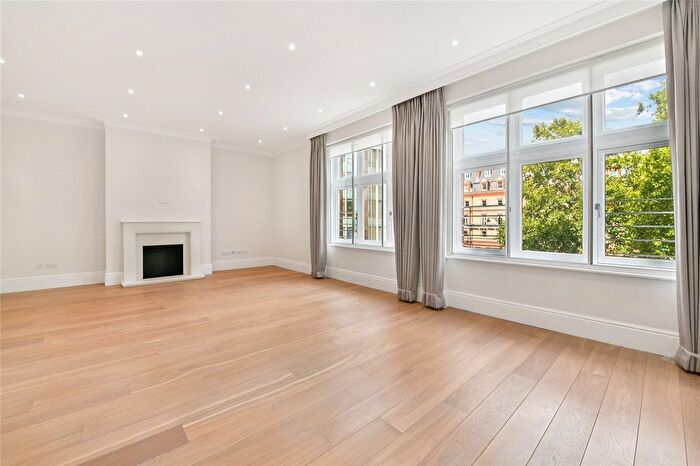 3 Bedroom Flat To Rent In Lurgan Mansions, Lower Sloane Street, London, SW1W