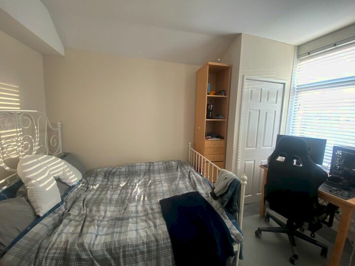 5 Bedroom Property To Rent In Lisvane Street, Cathays, Cardiff CF24