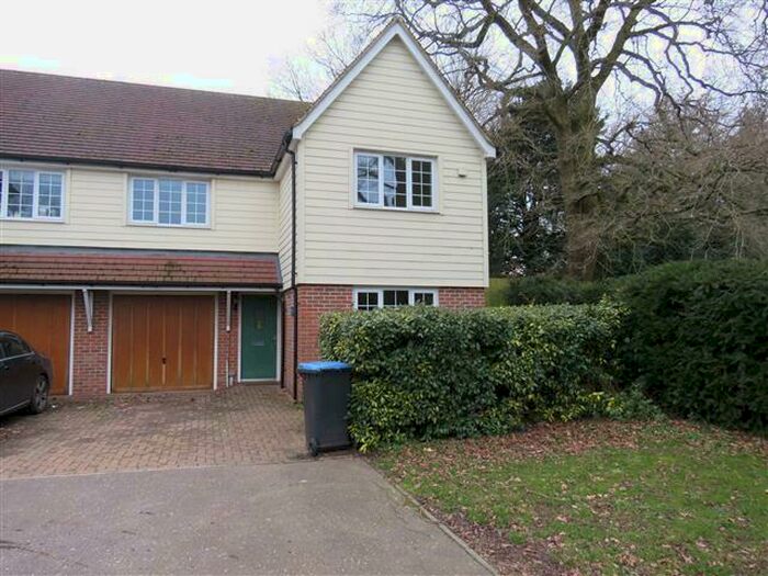 4 Bedroom Semi-Detached House To Rent In Old Rectory Drive, Hatfield, AL10