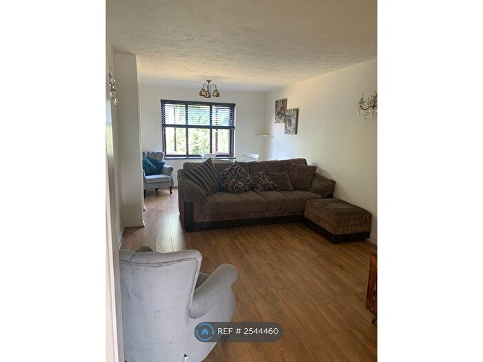 2 Bedroom Flat To Rent In John Gooch Drive, Enfield, EN2