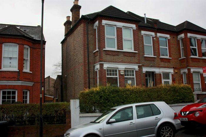 1 Bedroom Flat To Rent In St. Julians Farm Road, London, SE27
