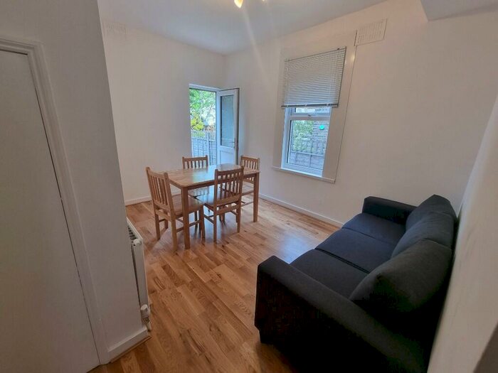 2 Bedroom Ground Flat To Rent In Manchester Road, London, N15