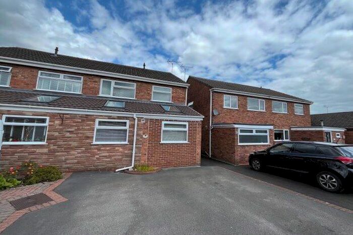 3 Bedroom Property To Rent In Greenacres Drive, Uttoxeter, ST14