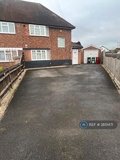 3 Bedroom Semi Detached House To Rent In Plackett Way, Slough, SL1