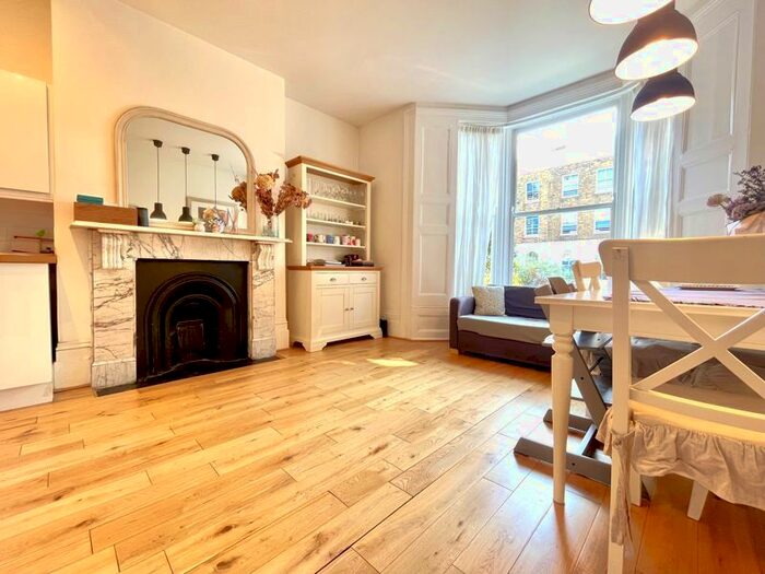 2 Bedroom Flat To Rent In Albion Road, Newington Green, N16