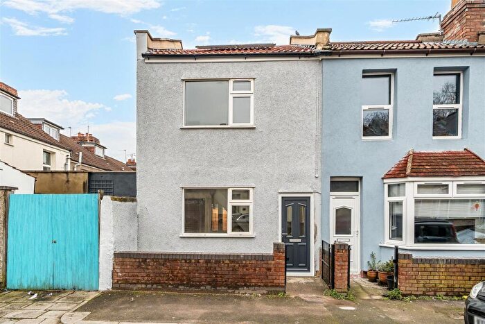 2 Bedroom End Of Terrace House For Sale In Cartledge Road, Easton, Bristol, BS5