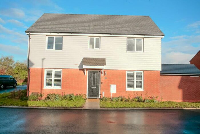 4 Bedroom Detached House To Rent In Curlew Meadow, Didcot, OX11