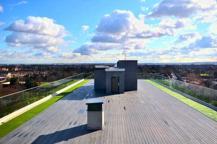 3 Bedroom Apartment To Rent In Illford High Road, New Built Bedroom Flat With Balcony (&pound;, Pcm), IG1