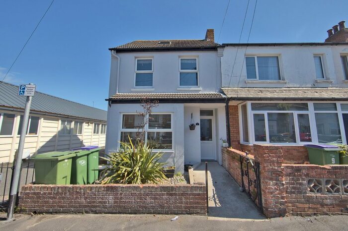 3 Bedroom End Of Terrace House To Rent In Park Road, Folkestone, CT19