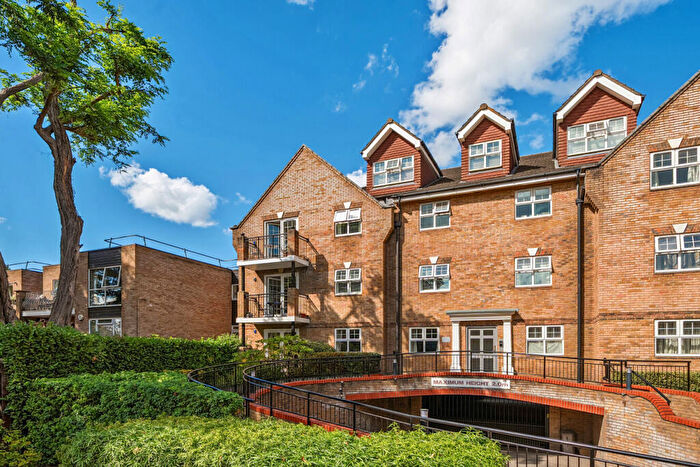 2 Bedroom Flat For Sale In The Avenue, Beckenham, BR3