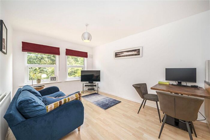 1 Bedroom Apartment For Sale In Burnt Ash Hill, London, Lee, SE12