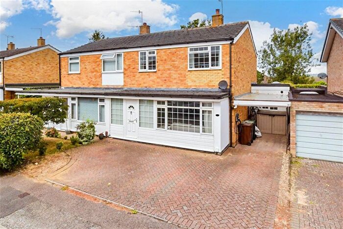 4 Bedroom Semi-Detached House For Sale In Vaughan Avenue, Tonbridge, Kent, TN10