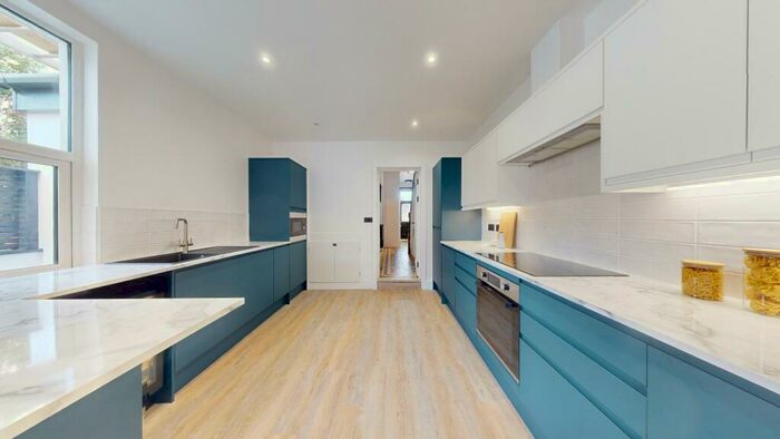 6 Bedroom House To Rent In Monthermer Road, Cathays, Cardiff, CF24