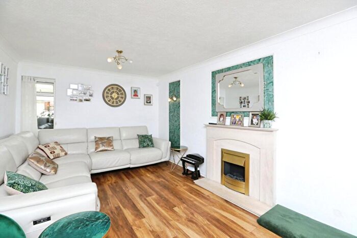 3 Bedroom End Of Terrace House For Sale In Reculver Walk, Maidstone, Kent, ME15