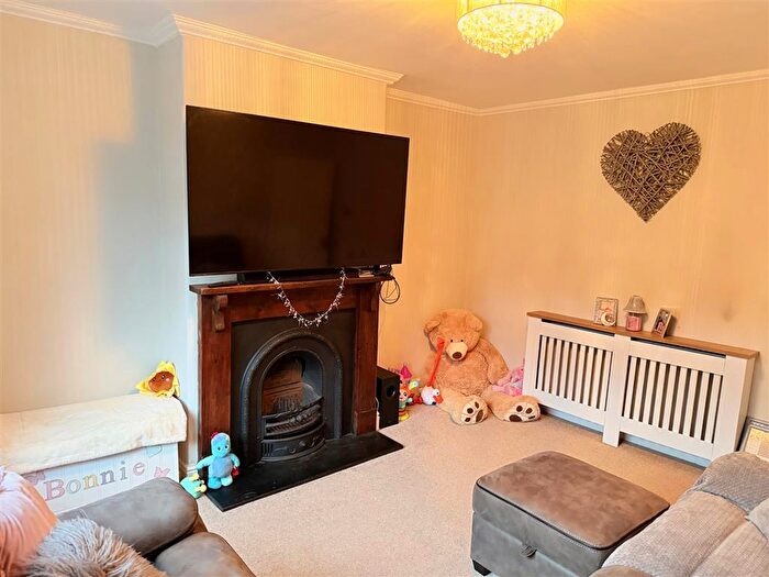 3 Bedroom Semi Detached House For Sale In Wootton Road, Bristol, BS4