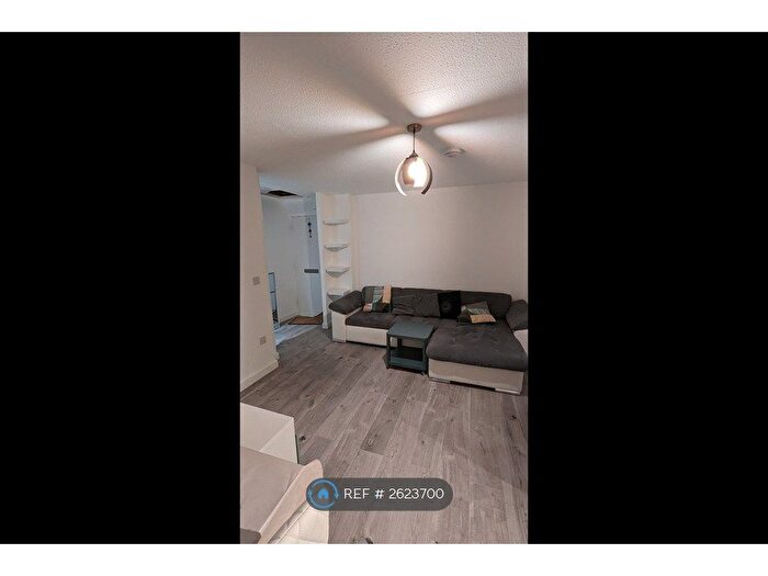 1 Bedroom Flat To Rent In Alder Court, London, N17