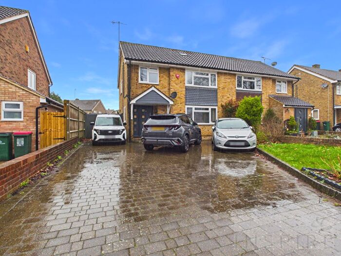 3 Bedroom Semi Detached House For Sale In Weald Drive, Crawley, RH10