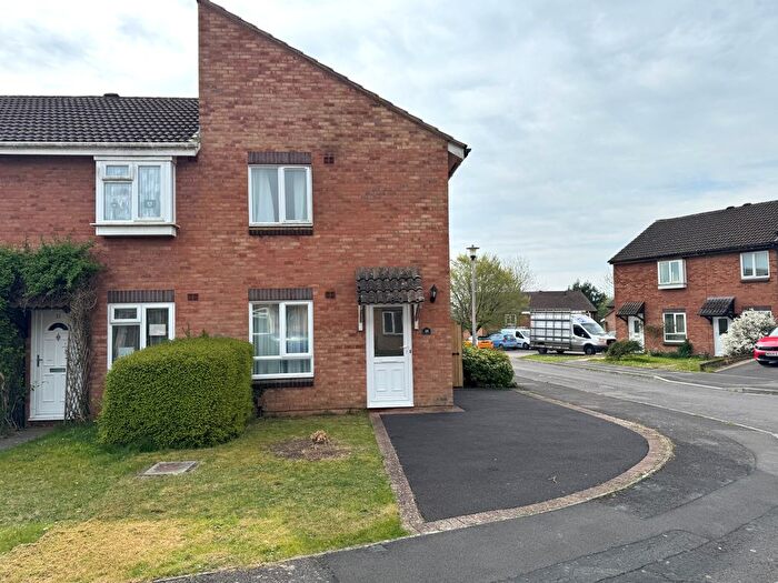 3 Bedroom Terraced House For Sale In Larchfield Close, Frome, BA11