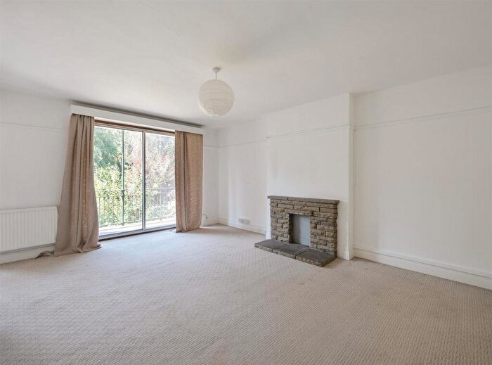 2 Bedroom Apartment For Sale In St Gabriel's Road, Willesden Green, NW2