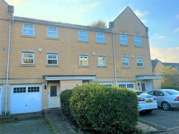 3 Bedroom Terraced House To Rent In Sparkes Close, Bromley, BR2