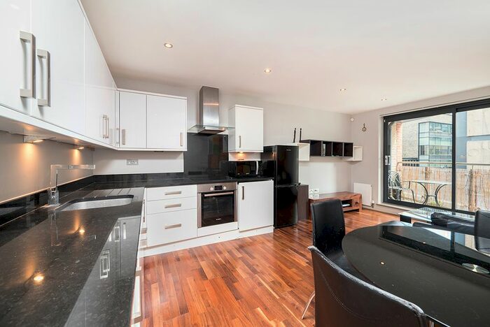 2 Bedroom Flat To Rent In Peerless Street, London, EC1V