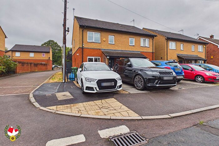 3 Bedroom Semi-Detached House For Sale In Laxton Road, Cheltenham, GL51