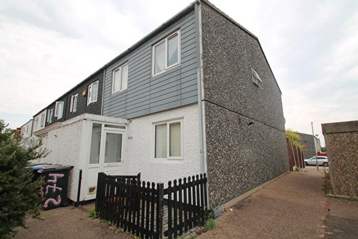 3 Bedroom End Of Terrace House For Sale In Limes Avenue, Chigwell, Essex, IG7