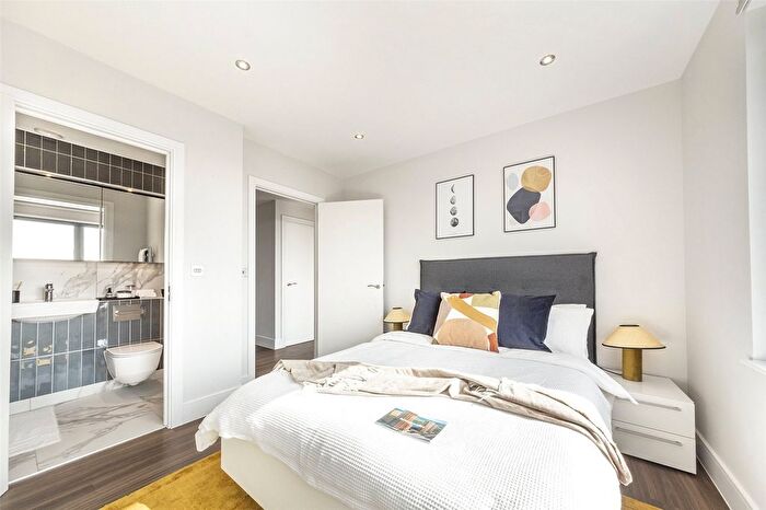 3 Bedroom Flat To Rent In Uncle Southall, Merrick Road, Southall, UB2