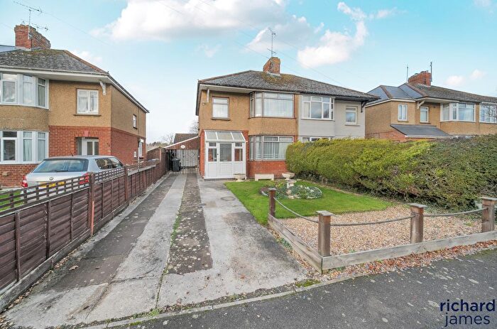 3 Bedroom Semi Detached House For Sale In Dunnington Road, Royal Wootton Bassett, SN4