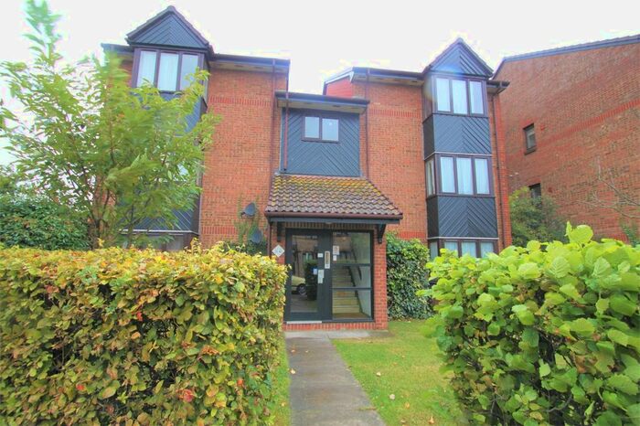 Studio To Rent In Hawthorne Crescent, West Drayton, Greater London, UB7