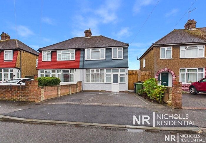 3 Bedroom Semi Detached House For Sale In Beechcroft Road, Chessington, Surrey., KT9