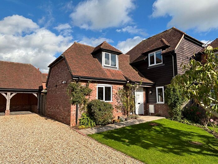 4 Bedroom Semi Detached House For Sale In Blakeney Close, Chichester, PO19