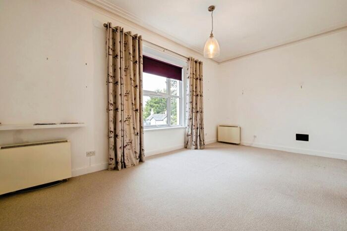 1 Bedroom Flat For Sale In East Cliff Road, Dawlish, Devon, EX7