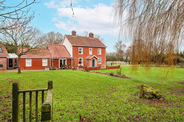 4 Bedroom Detached House For Sale In Silfield Road, Silfield, NR18