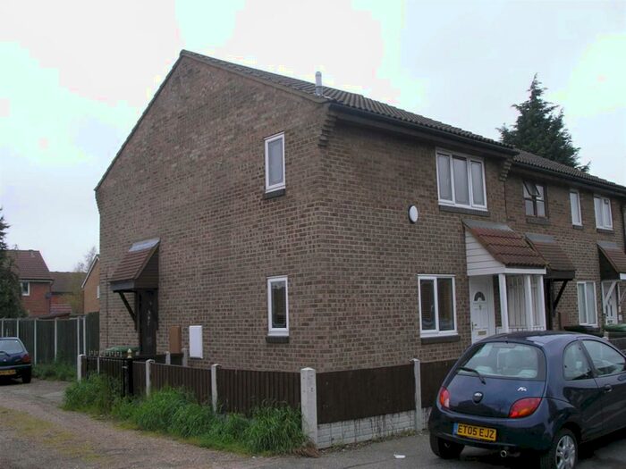 1 Bedroom End Of Terrace House To Rent In Thackeray Avenue, Tilbury, Essex, RM18