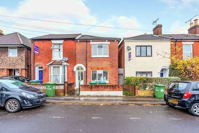 5 Bedroom Semi-Detached House To Rent In Padwell Road, Southampton, Hampshire, SO14