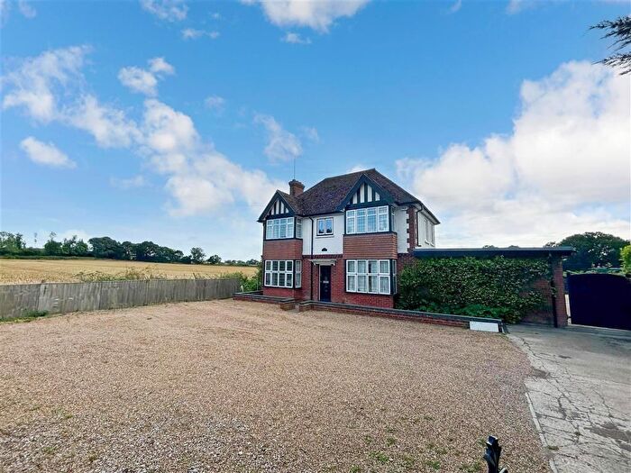 3 Bedroom Detached House For Sale In Maidstone Road, Headcorn, Ashford, Kent, TN27